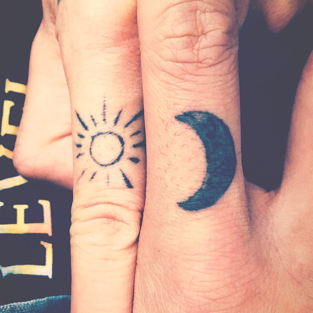 39 Cute and Meaningful Couple Tattoo Ideas - OurMindfulLife.com// tattoo  love coupl… | Meaningful tattoos for couples, Couples tattoo designs, Couple  tattoos unique